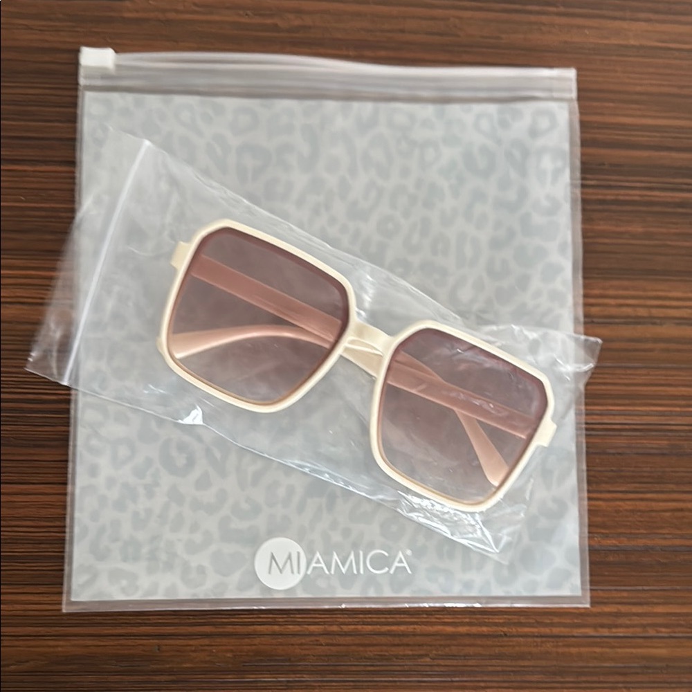 Chic Cream Sunglasses for Women